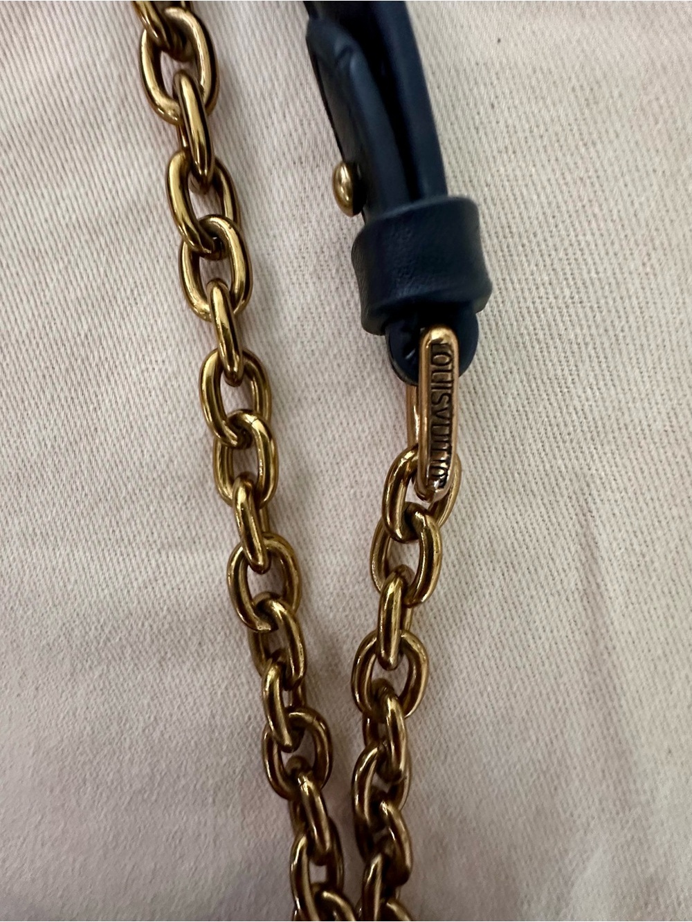 Luxury New Wave Chain Black Quilted Shoulder Bag - Picture 10 of 16